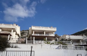 DETACHED VILLA WITH A WONDERFUL LOCATION WITH A PANORAMIC VIEW.....