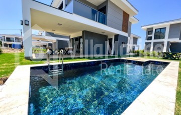 ** LUXURIOUS 3+1 VILLA WITH PRIVATE POOL IN GUZELÇAMLI **
