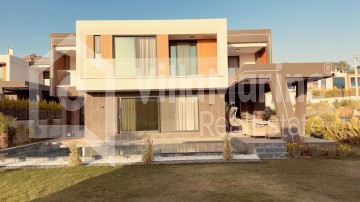 THE ONLY DETACHED VILLA WITH PANORAMIC VIEWS AND PRIVATE POOL IN KUŞADASI..