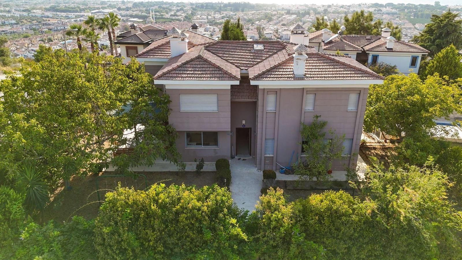 1000 M² ARSA İÇERİSİNDE DENİZ MANZARALI TEK MÜSTAKİL VİLLA...