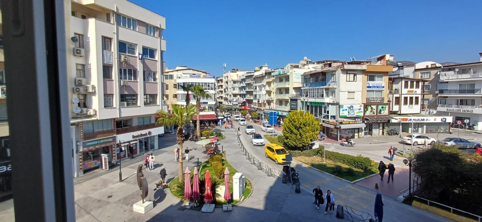 UNVERZICHTBARE LAGE!! ARBEITSPLATZ ZUR MIETE IN DER KUSADASI SAGLIK STRASSE