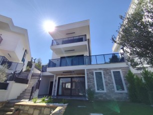 Large and Spacious Living Space! 5+2 Detached Villa with Private Pool