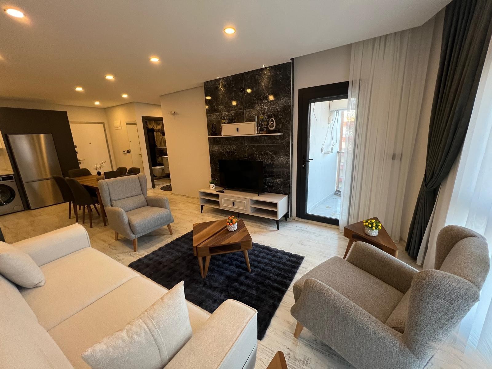 Voll möblierte 2+1-Zimmer-Wohnung im Zwischengeschoss in Davutlar