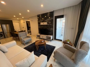 Voll möblierte 2+1-Zimmer-Wohnung im Zwischengeschoss in Davutlar