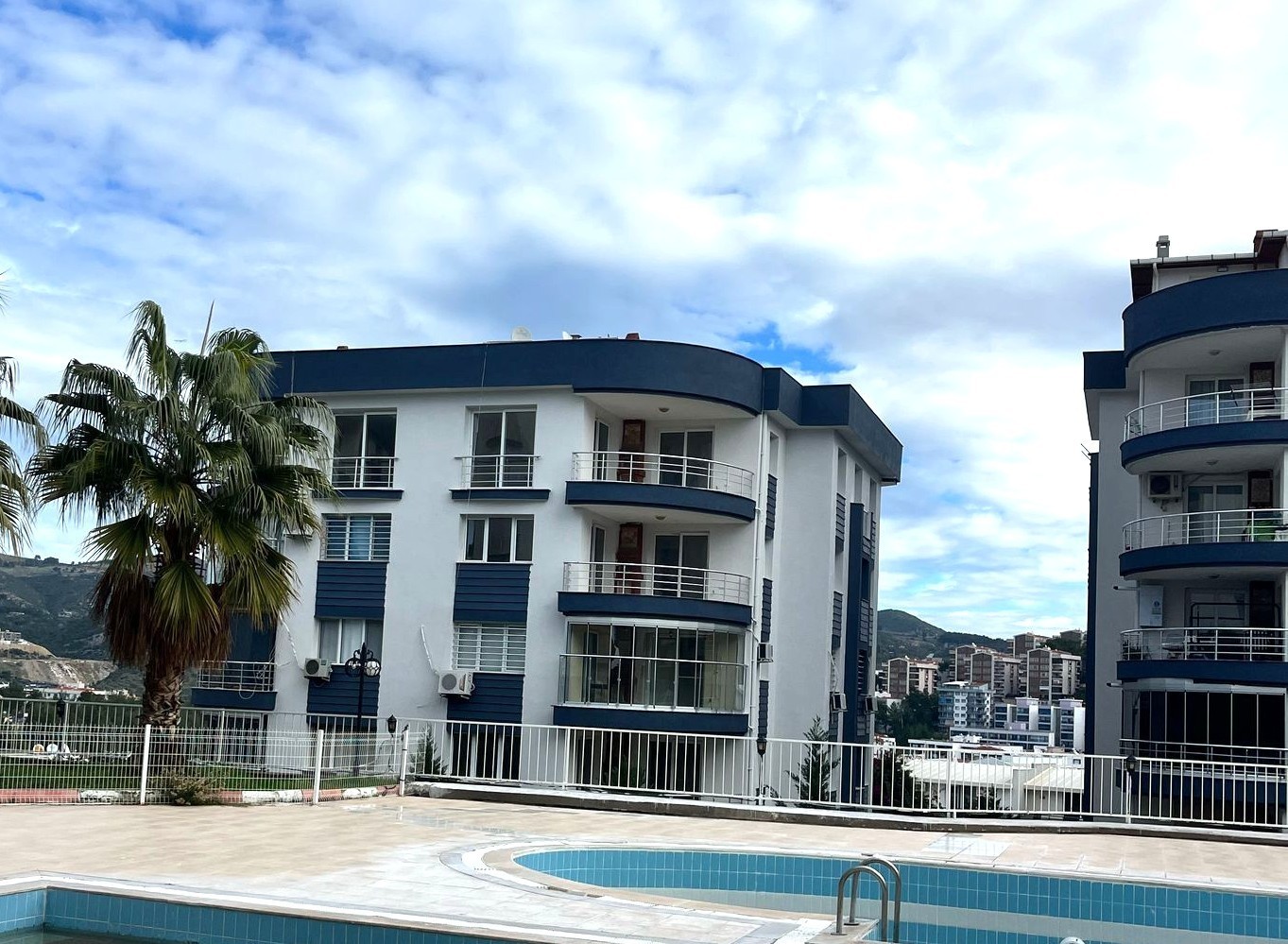 Site İçinde, Kapalı Mutfak ve Ebeveyn Banyolu 3+1 Fırsat Daire