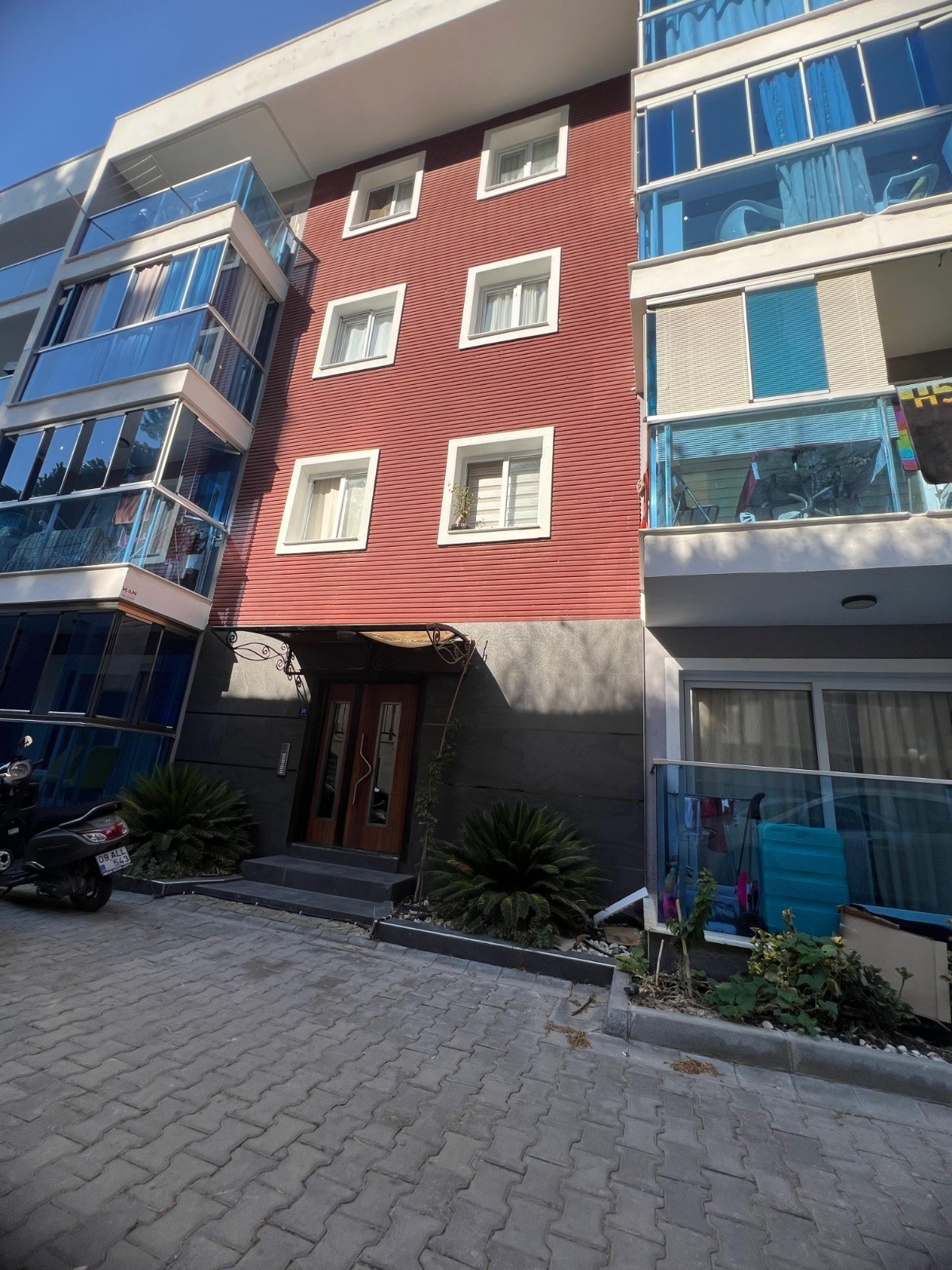 Mid-floor 2+1 Apartment in Kadınlar Denizi
