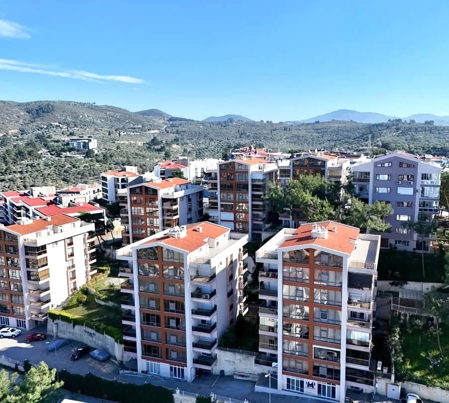 HAVUZLU SİTEDE ARA KAT 3+1 DENİZ MANZARALI DAİRE..