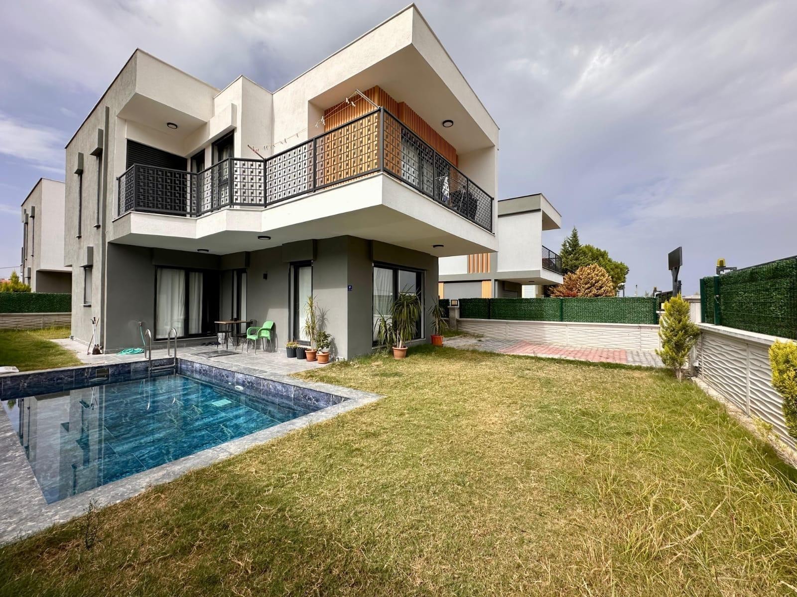 Güzelçamlı’da Özel Havuzlu Müstakil Villa