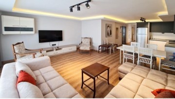 Kuşadası Merkezde Full Eşyalı Kiralık Daire