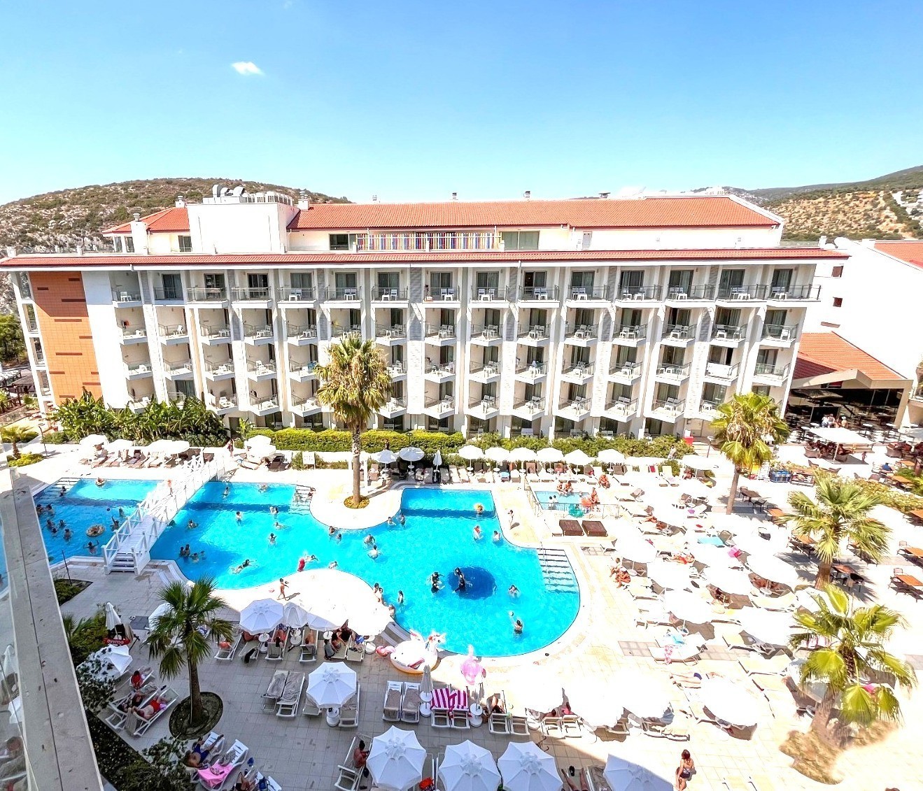 Lux Otel'de Deniz Manzaralı 1+0 Daire