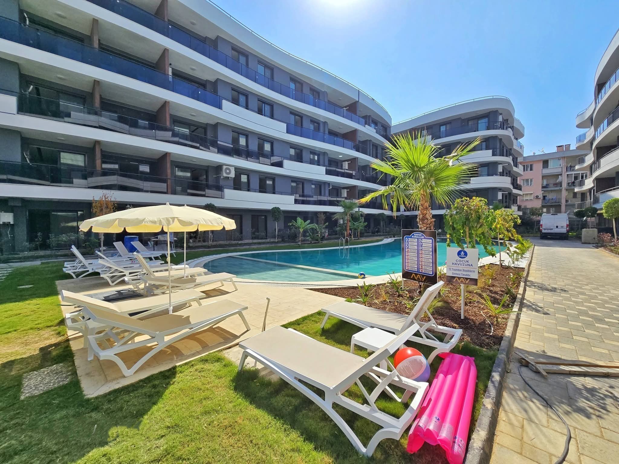 Kuşadası Merkezde Yatırımlık 1+1 Daire