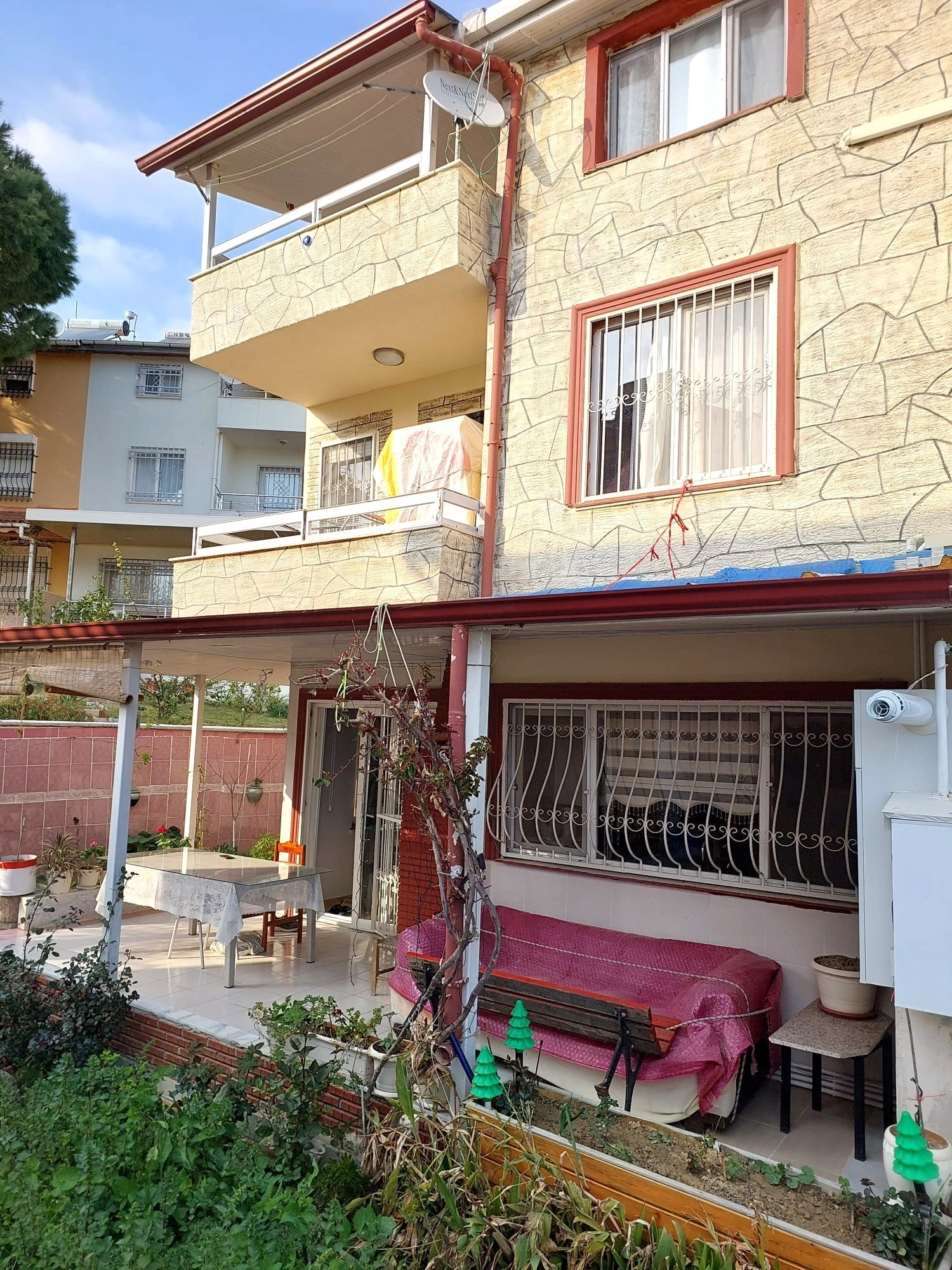 Denize 300 Metre Manzaralı Doğalgazlı 4+1 Villa