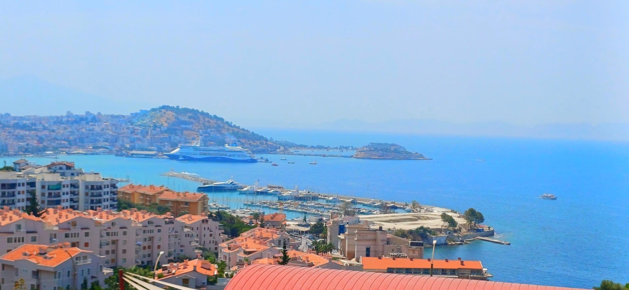 Havuzlu Sitede Eşsiz Deniz Manzaralı 3+1 Daire