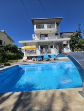 Denize 200 Metre Özel Havuzlu Tek Müstakil Villa