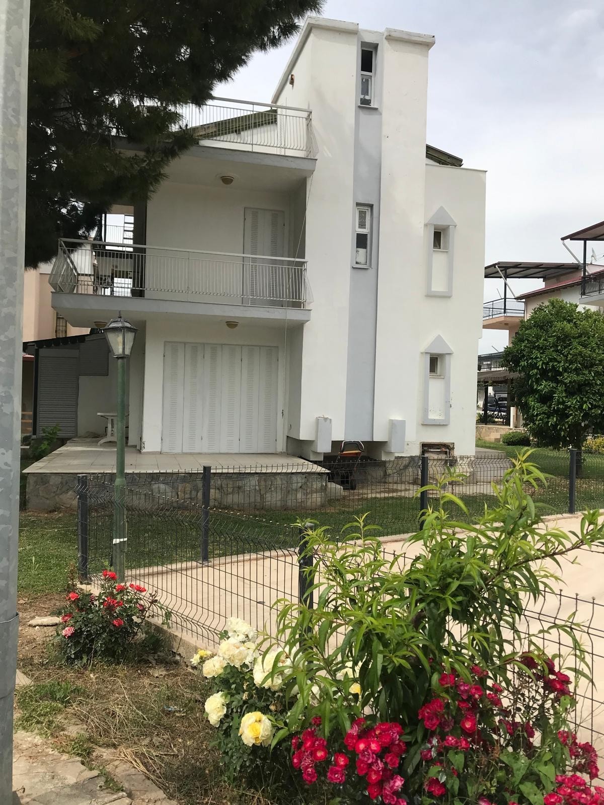 Davutlar'da Denize 750 Metre 4+1 Yazlık