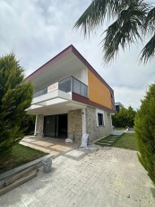 Davutlar'da Özel Havuzlu Tek Müstakil  4+1 Villa