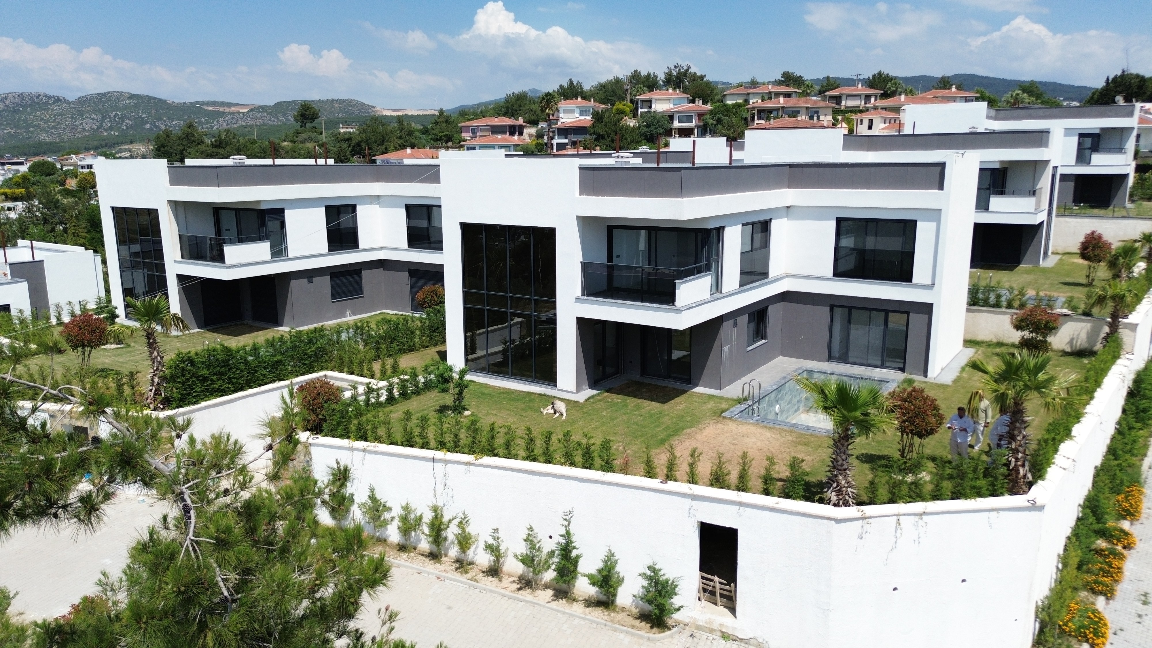 Kendi Elektriğini Üreten Özel Havuzlu Akıllı Villalar