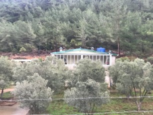 Kuşadası Yeniköy'de Doğa İle İç İçe Deniz Manzaralı Çiftlik