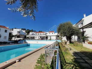 🏡 Havuz Kenarında Eşyalı Site İçi 2+1 Villa