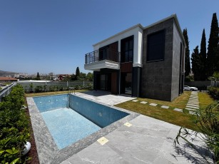 Luxuriöse Smart 4+1 Villa mit privatem Pool in Soğucak