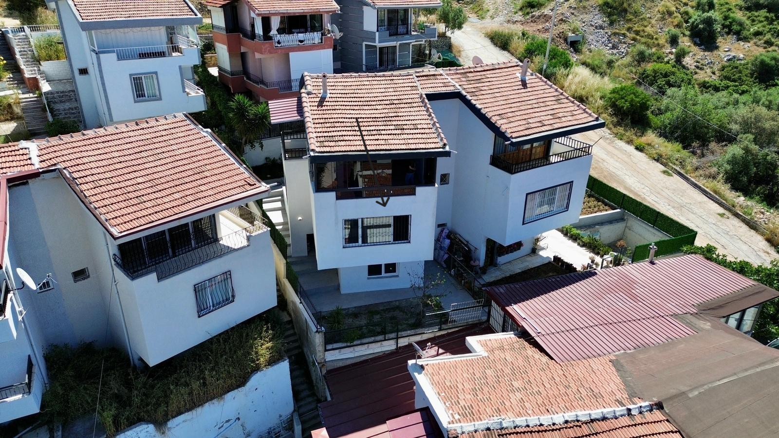 3+1 Villa with Sea View in Değirmendere + Independent 1+0 Apartment