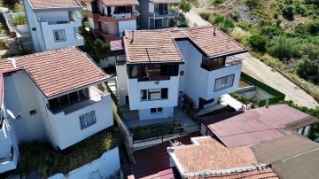 Değirmendere'de Deniz Manzaralı 3+1 Villa + Bağımsız 1+0