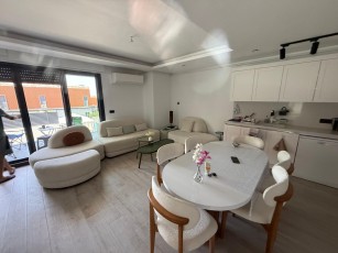 Kadınlar Denizi'nde Butik Sitede 4+1 Dubleks Daire