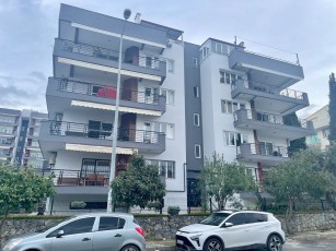 Appartement en duplex 5+1 avec vue sur la mer dans le quartier d'Ege