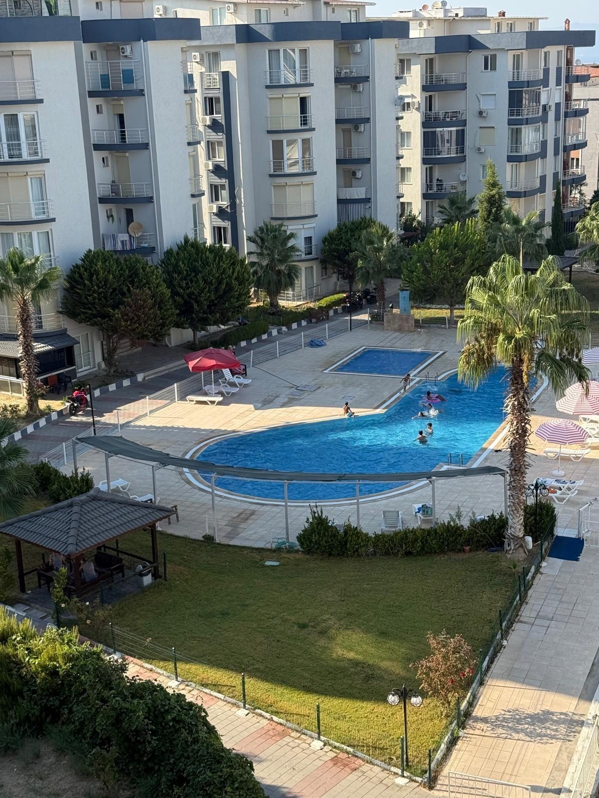 Havuzlu Sitede Ara Kat 3+1 Daire