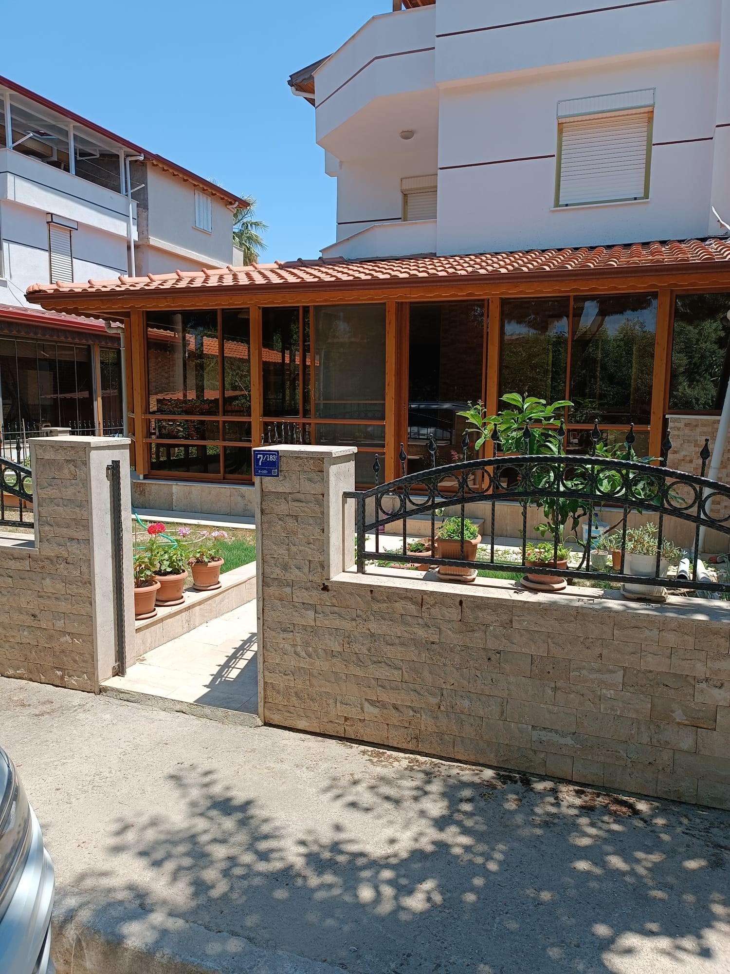Davutlar'da Denize 750 Metre Mesafede Yazlık