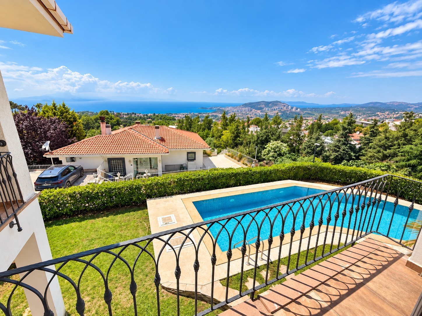 Villa de luxe 8+1 avec piscine privée et vue sur la mer à Soğucak