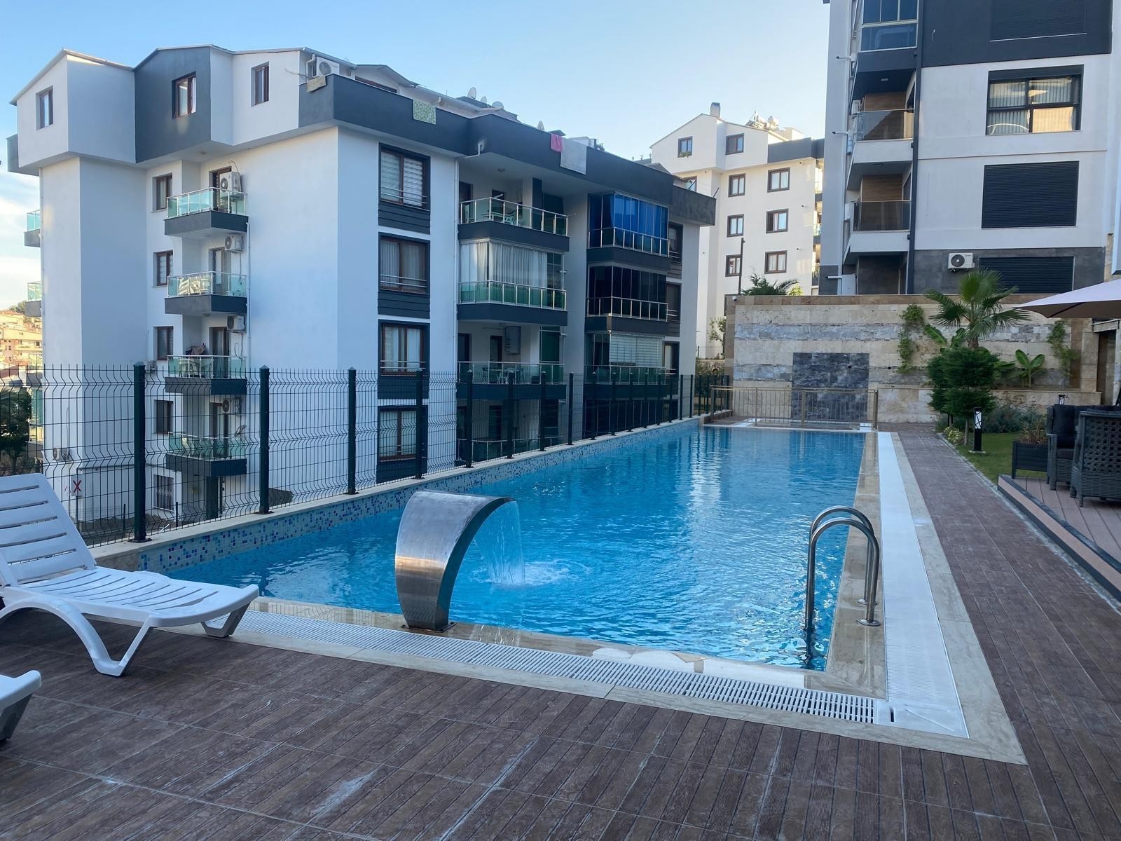 Appartement 3+1 avec gaz naturel dans un quartier sécurisé du quartier d'Ege